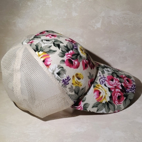 NEW Women's Adjustable Floral Canvas & Mesh Ballcap - Picture 2 of 16